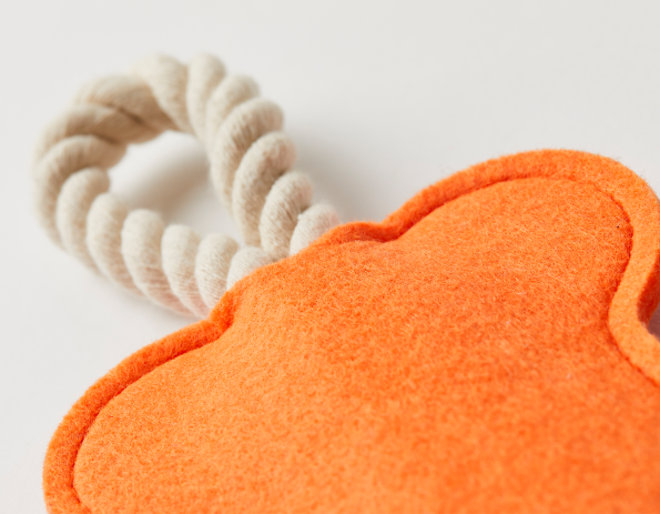 HitchandBone_Orange_Detail01_1800x1400_7df55dd6-0c45-423f-9b8e-6b8d58197754